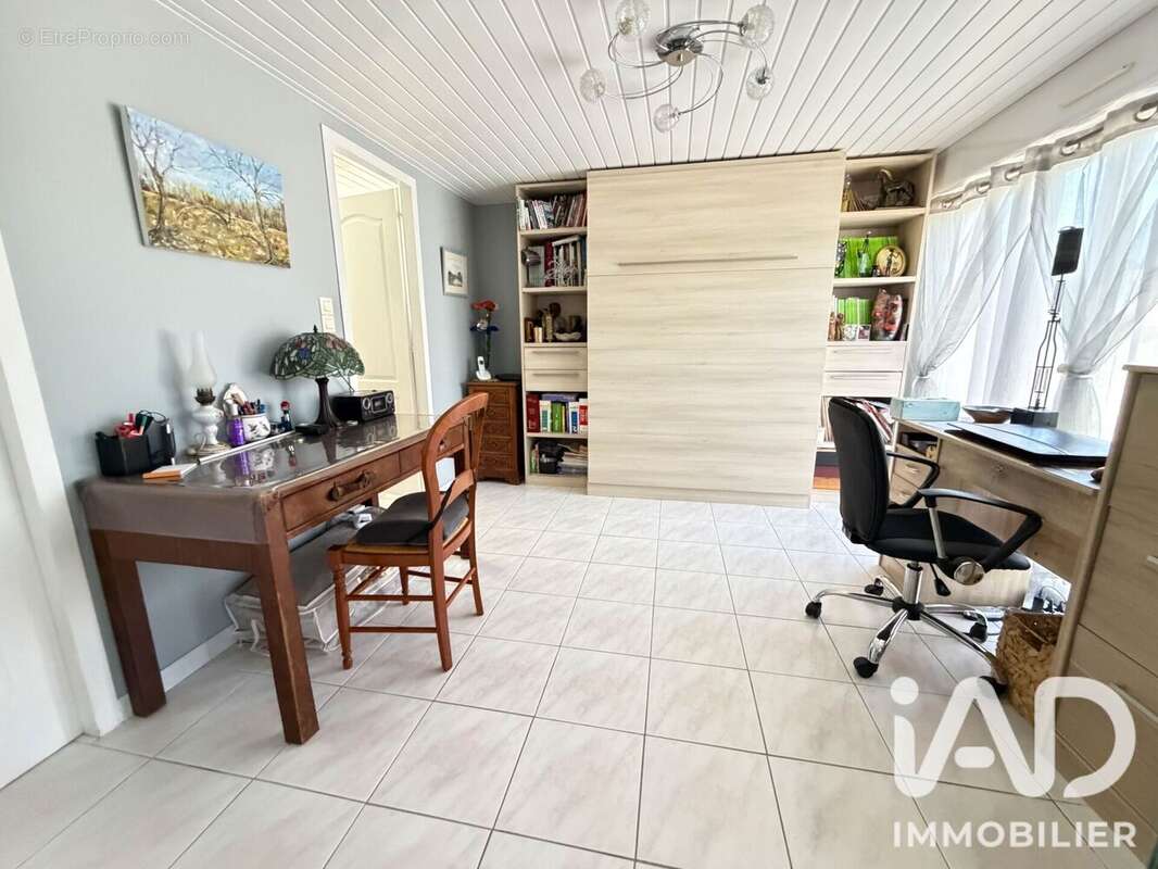 Maison 162 m² à Saint-Ouen-D'aunis  - photo 8