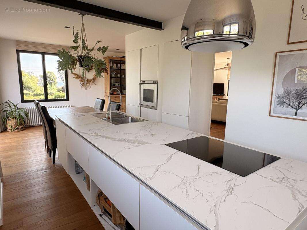 Maison 156 m² à Saint-Quay-Perros  - photo 3