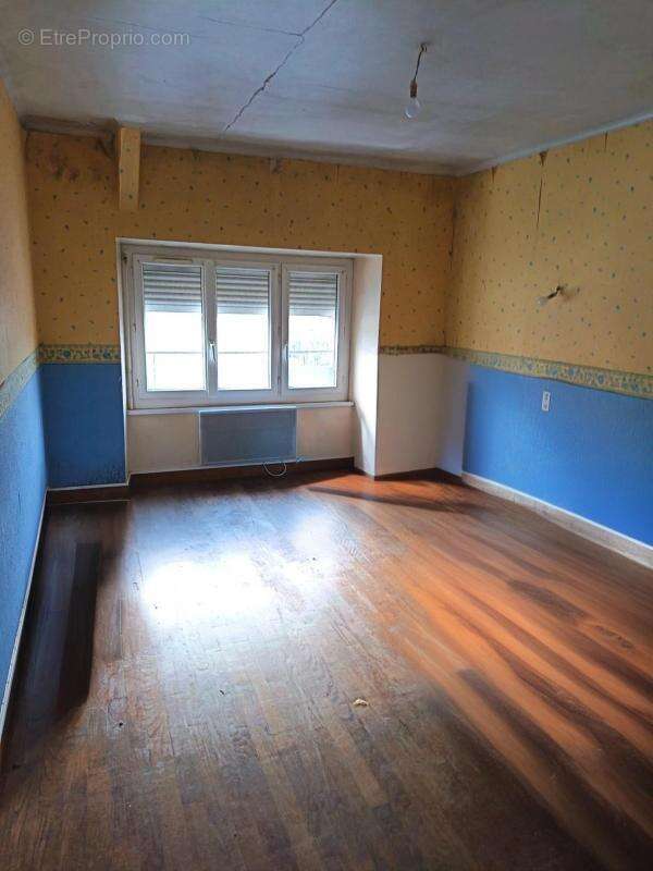 maison145m2-à rénover-une partie en location- - photo 5
