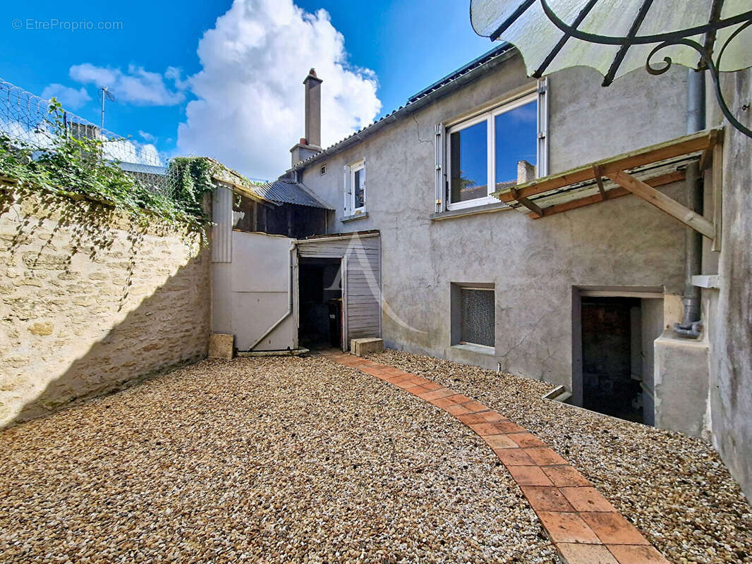 Maison à DOUE-LA-FONTAINE
