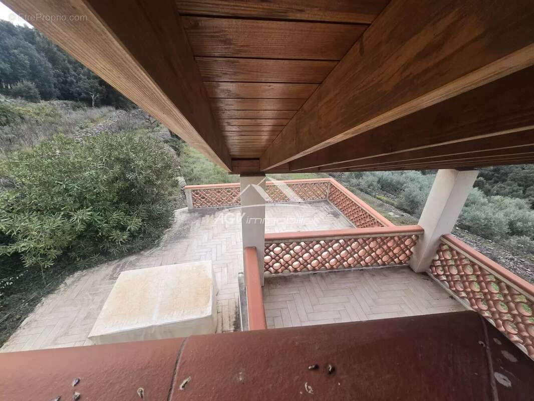 Maison à LES SALLES-DU-GARDON