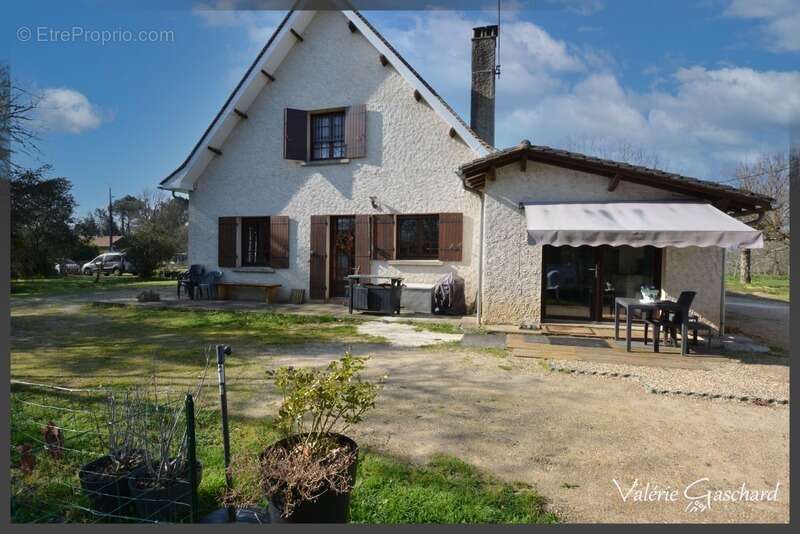 Maison à MONTPON-MENESTEROL