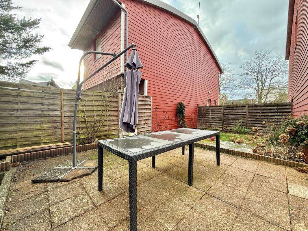 Appartement à CHENOVE