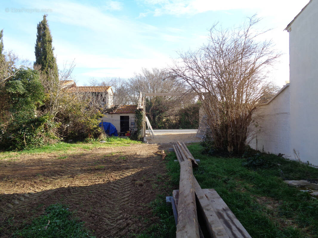 Terrain à ARLES
