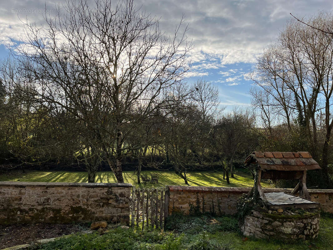 Maison à VICQ-EXEMPLET