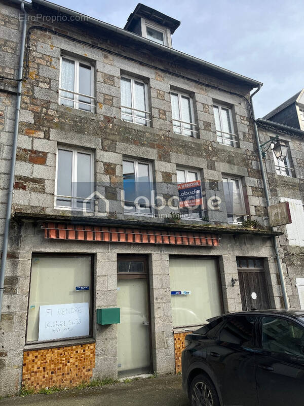 Maison à MONTBRAY