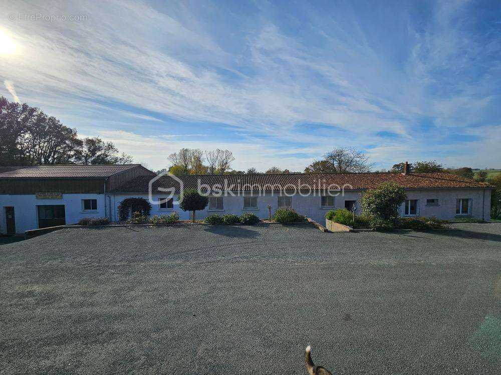 Maison avec exploitation agricole 150m2, 9 pièces - photo 4