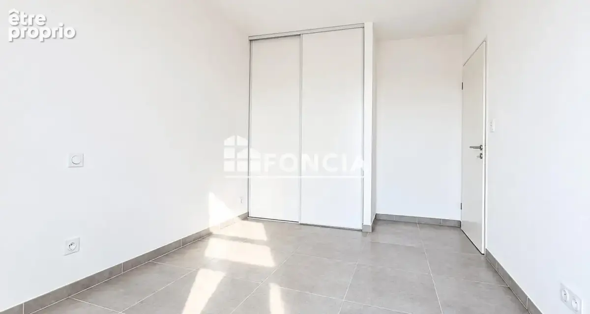 VIAS - Appartement 2 pièces lumineux avec grande terrasse dans une résidence récente - photo 7