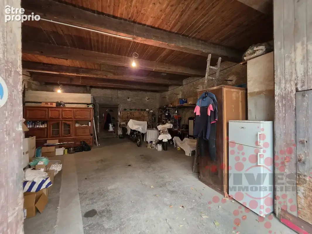 Maison T4 de 132 m² avec garage, atelier et plus de 200 m² d'espaces annexes à aménager ! - photo 6