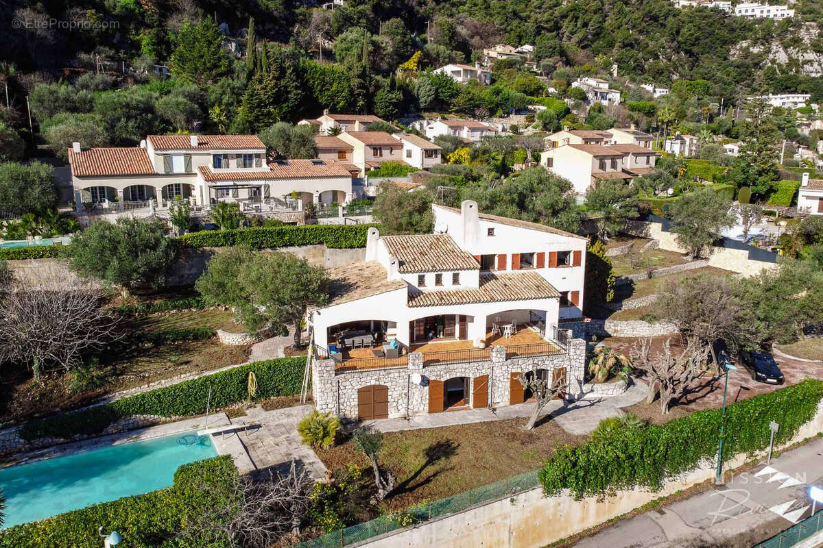 Villa provençale offrant une vue panoramique sur la mer à La Turbie, à 5 minutes de Monaco - photo 4