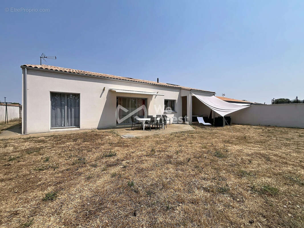 Maison 107 m² à La Creche  - photo 2