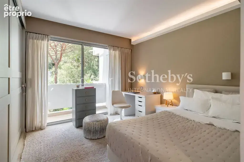 Appartement avec grande terrasse, piscine et vue mer panoramique aux portes de Cannes** - photo 10