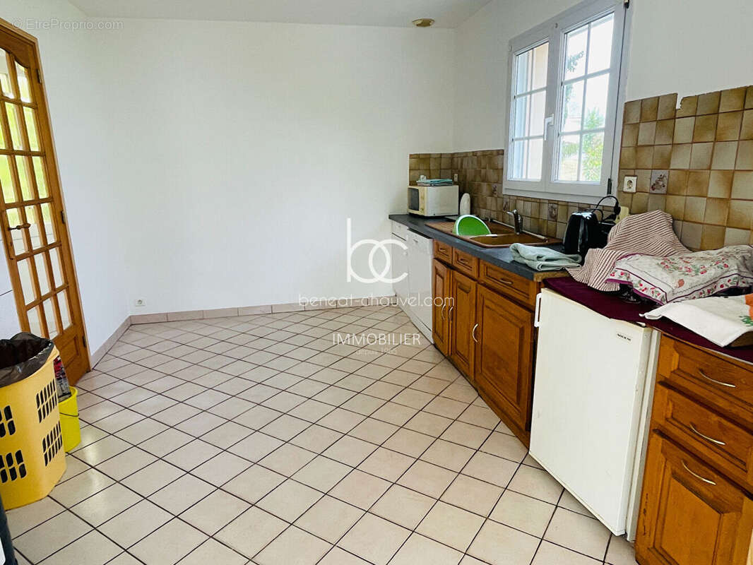 VENTE Maison 4 Chambres  Grand Potentiel  Sous-Sol Complet  Proche Golfe  SAINT-ARMEL (56450) - photo 6