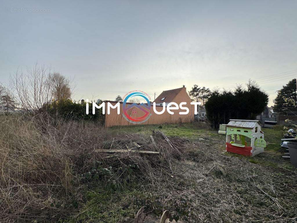 Terrain à CALAIS