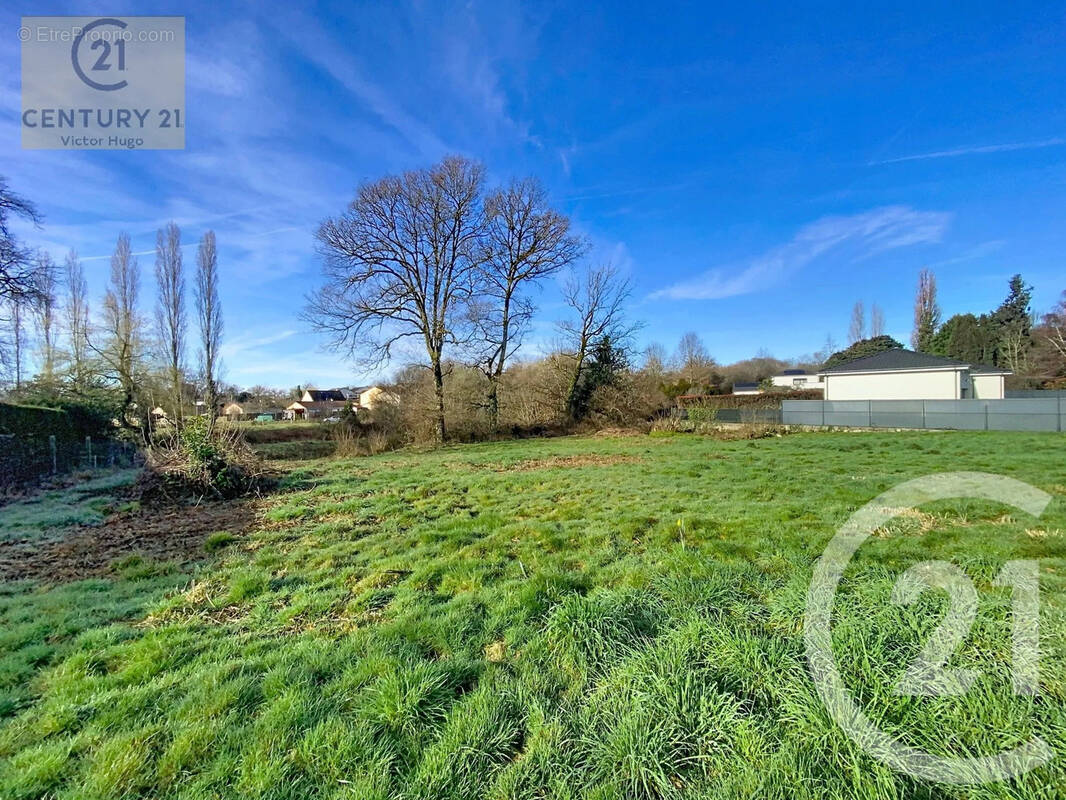 Terrain à COUZEIX