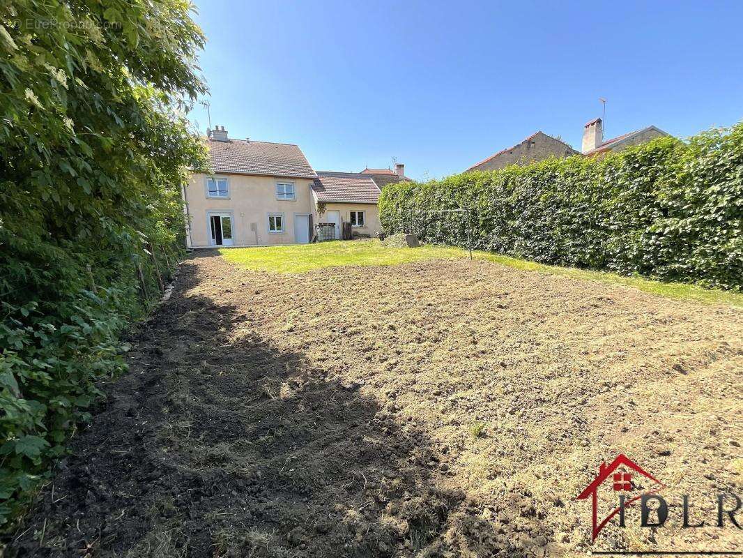 maison de type f6, 157 m2 sur un terrain de 533 m2 - photo 14