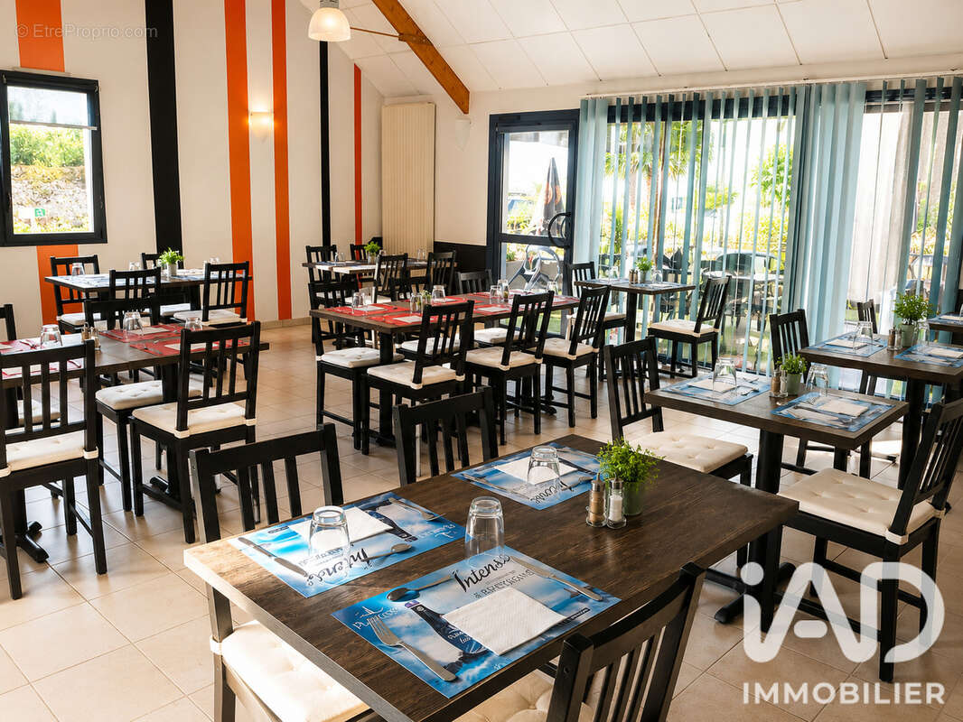 Commerce 349 m² à Arquenay  - photo 6