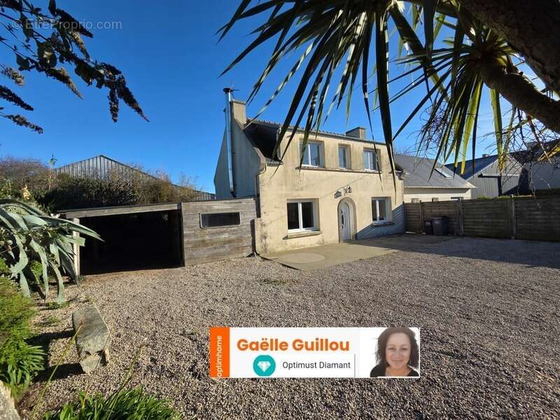 Maison à PLOUGOULM