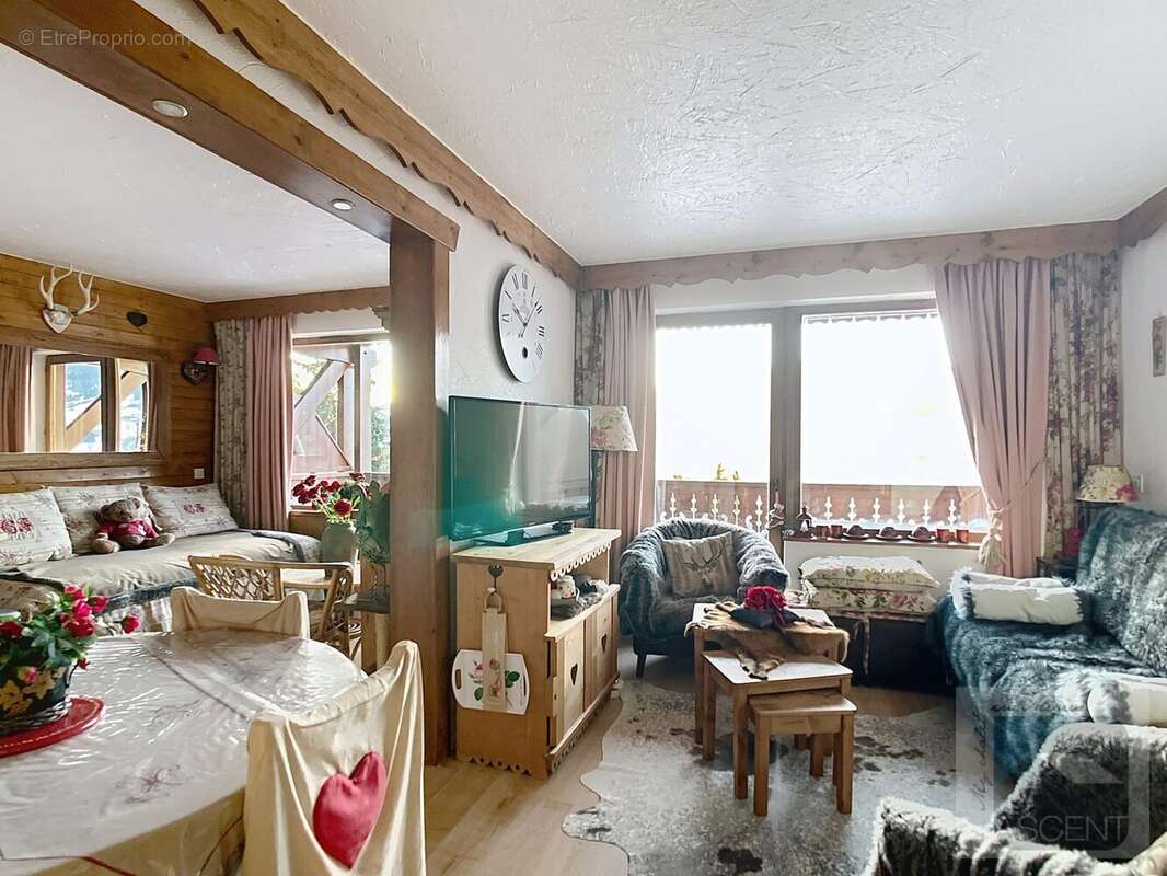Grande pièce à vivre - Appartement à MEGEVE