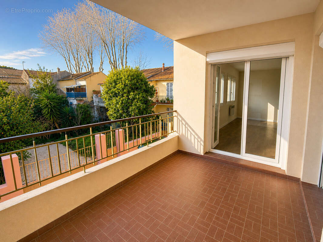 T4 lumineux 95 m2   Terrasse, parking & cave   La Seyne-sur-Mer - photo 3