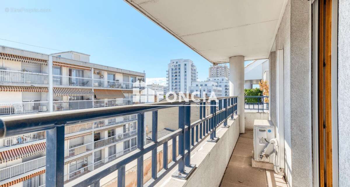 Villeurbanne gratte-ciel – duplex 147m² – dernier étage – terrasse & vue dégagée - photo 10