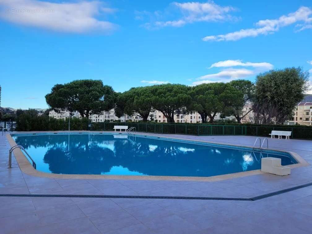 Appartement à MANDELIEU-LA-NAPOULE