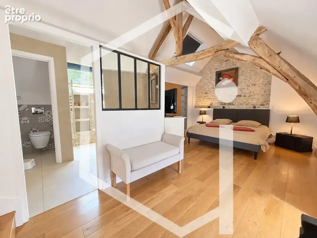 Authentique maison en pierre entièrement rénovée avec jardin de 1 800 m2 - photo 6