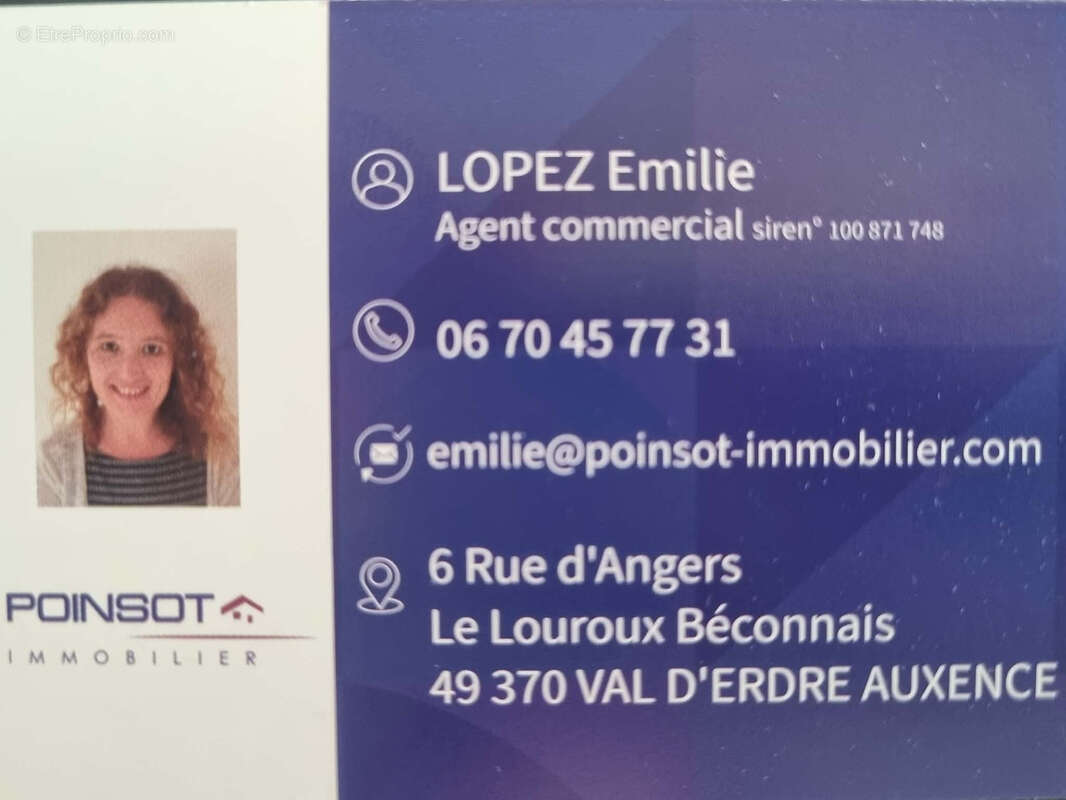Parking à LA POUEZE