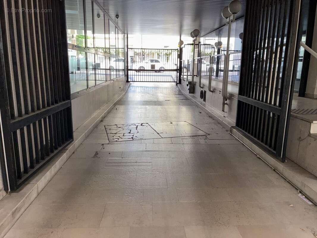Parking 12 m² à Boulogne-Billancourt  - photo 8