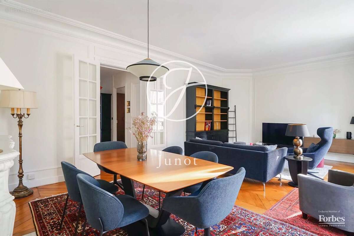 Appartement à PARIS-7E