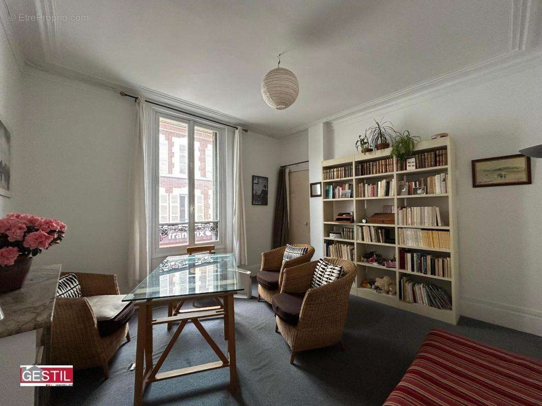 Commerce à PONTOISE