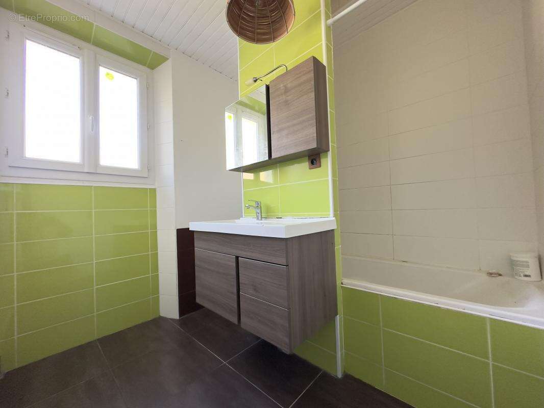 Maison à LES SALLES-DU-GARDON