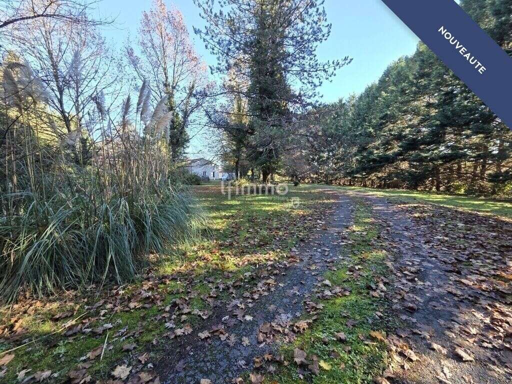 Maison à NOTRE-DAME-DE-SANILHAC