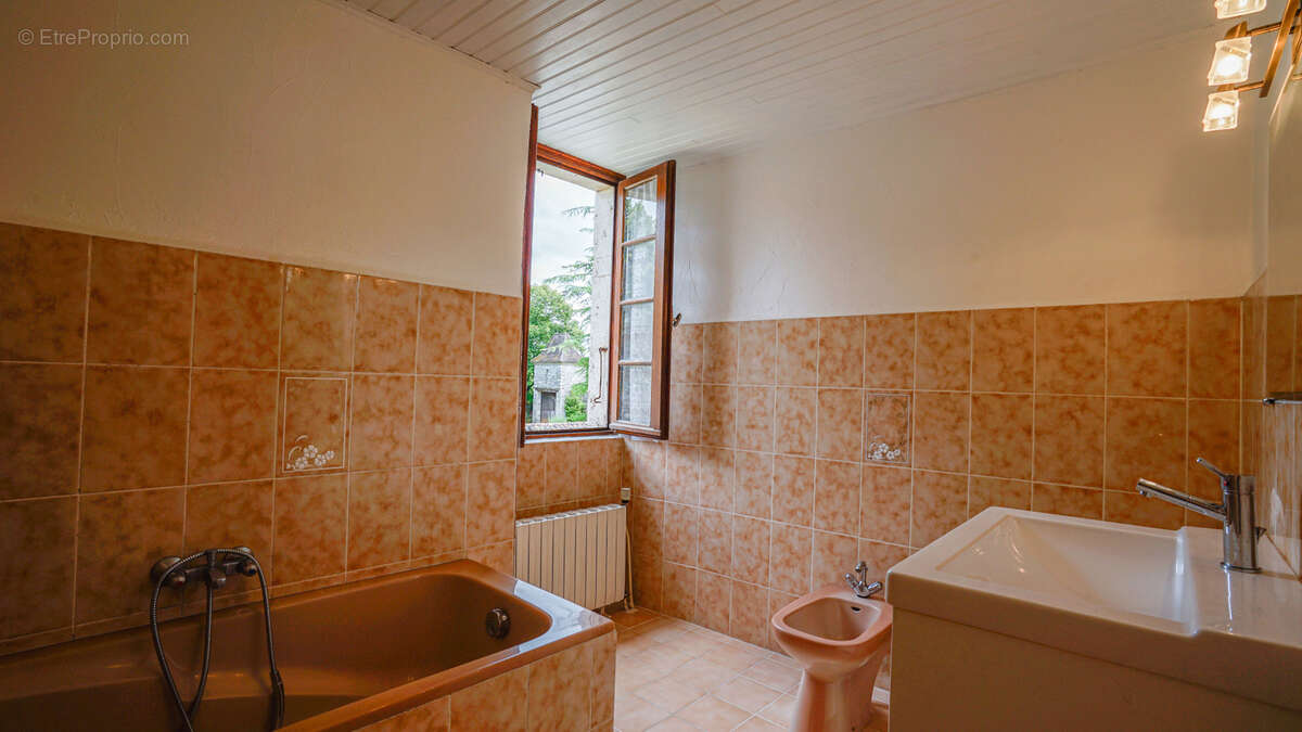 Maison à BAGAT-EN-QUERCY