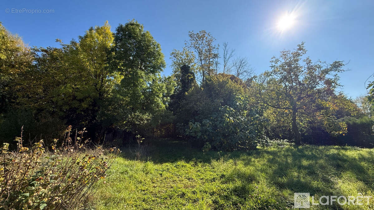 Terrain à SAINT-ANDRE-LES-VERGERS