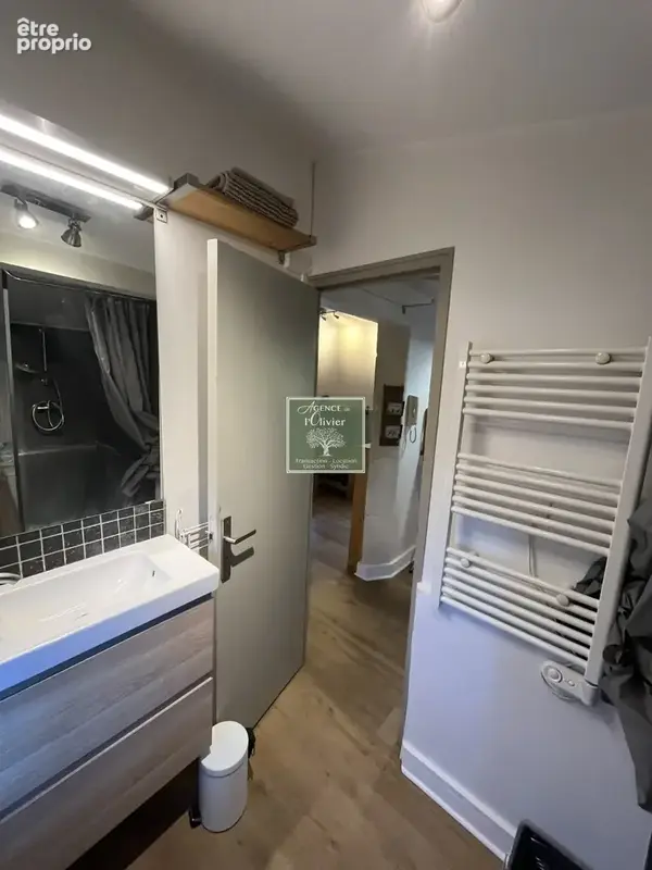 Appartement avec terrasse - Quartier Roquette entièrement rénové - photo 9