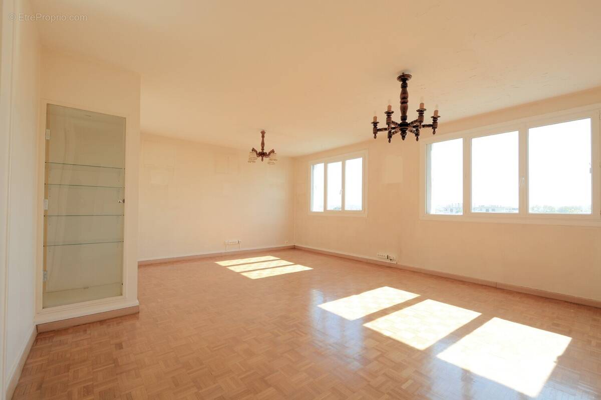 Appartement à SAINT-MAUR-DES-FOSSES