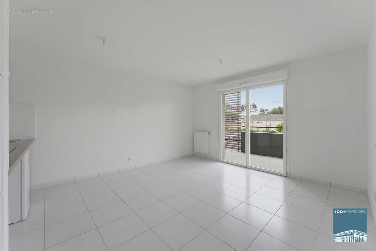 Appartement à PAREMPUYRE