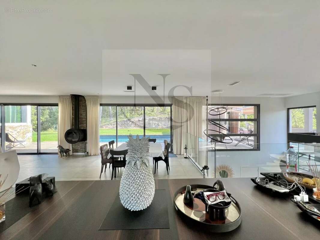 Maison à LE THOLONET