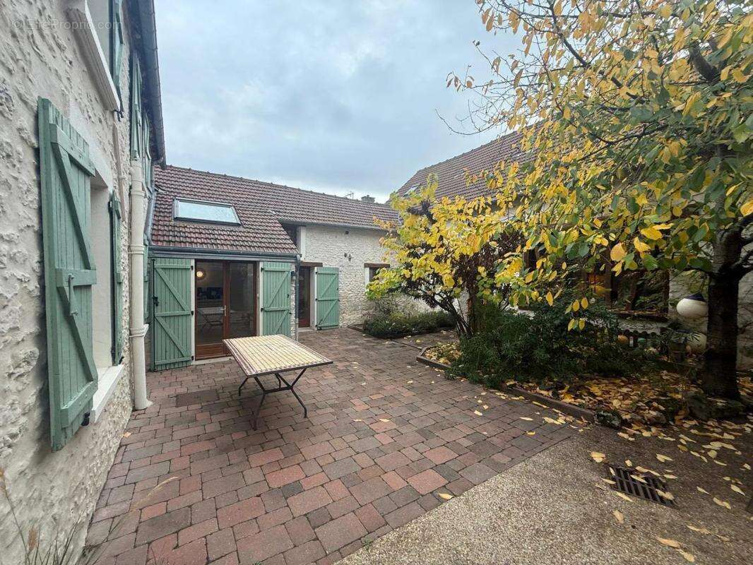 Maison à LIMETZ-VILLEZ