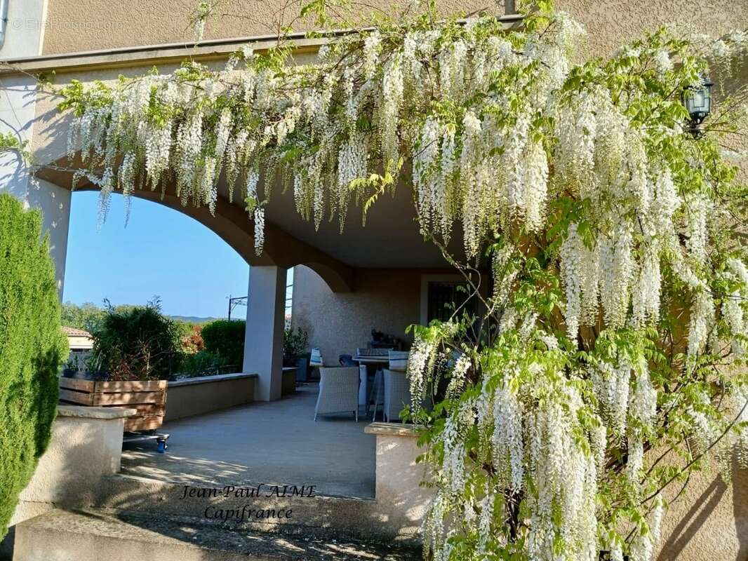 BARJAC – Une propriété de 210 m2 dont un appartement de 70 m2 avec panorama sur les Cévennes, à quelques pas du cœur du village - photo 9