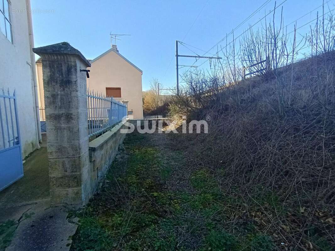 Appartement à AISY-SUR-ARMANCON