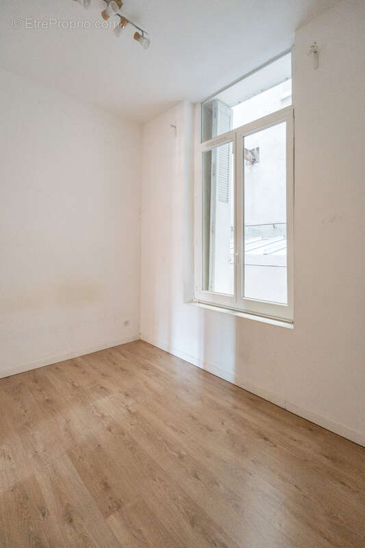 Appartement à MARSEILLE-1E