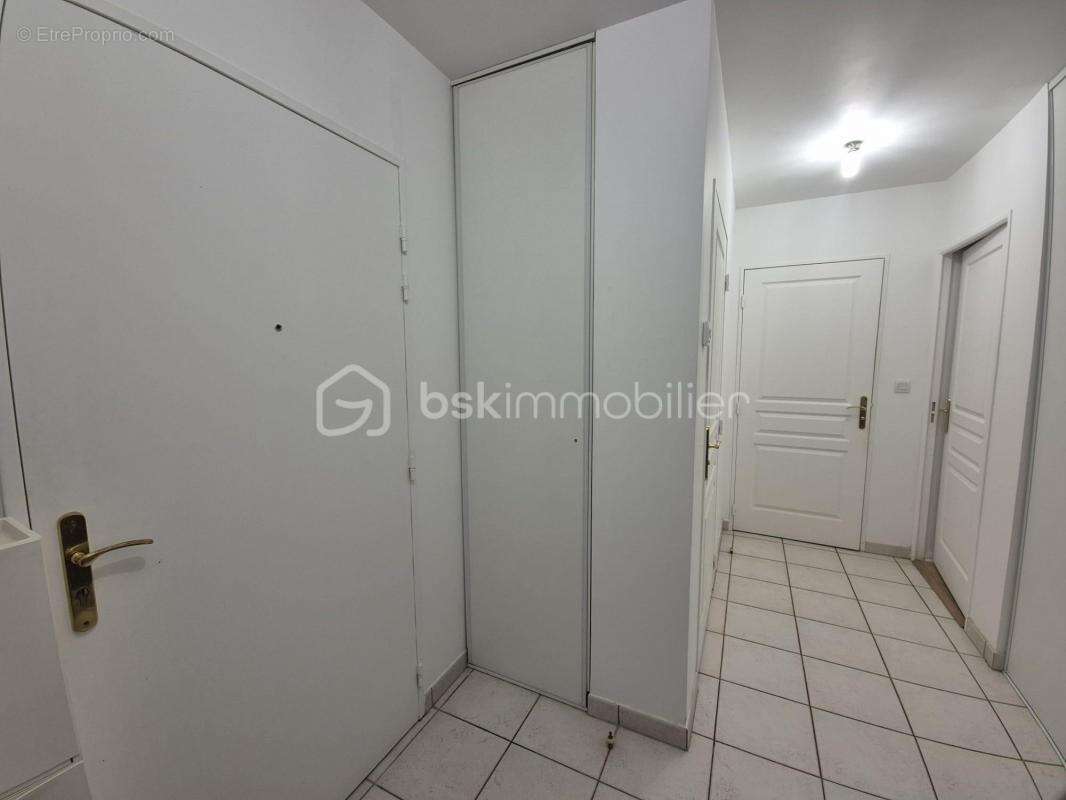 Appartement à SAINT-JEAN-DE-BRAYE