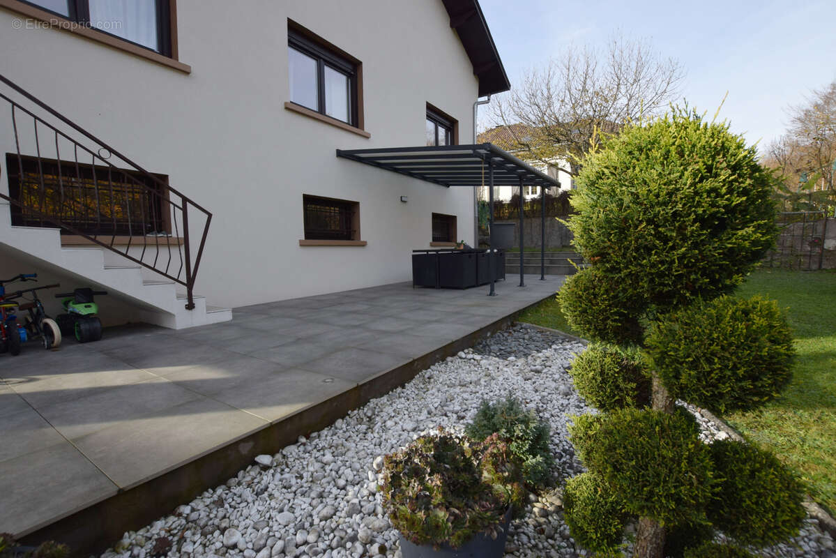 Maison à GRAND-CHARMONT