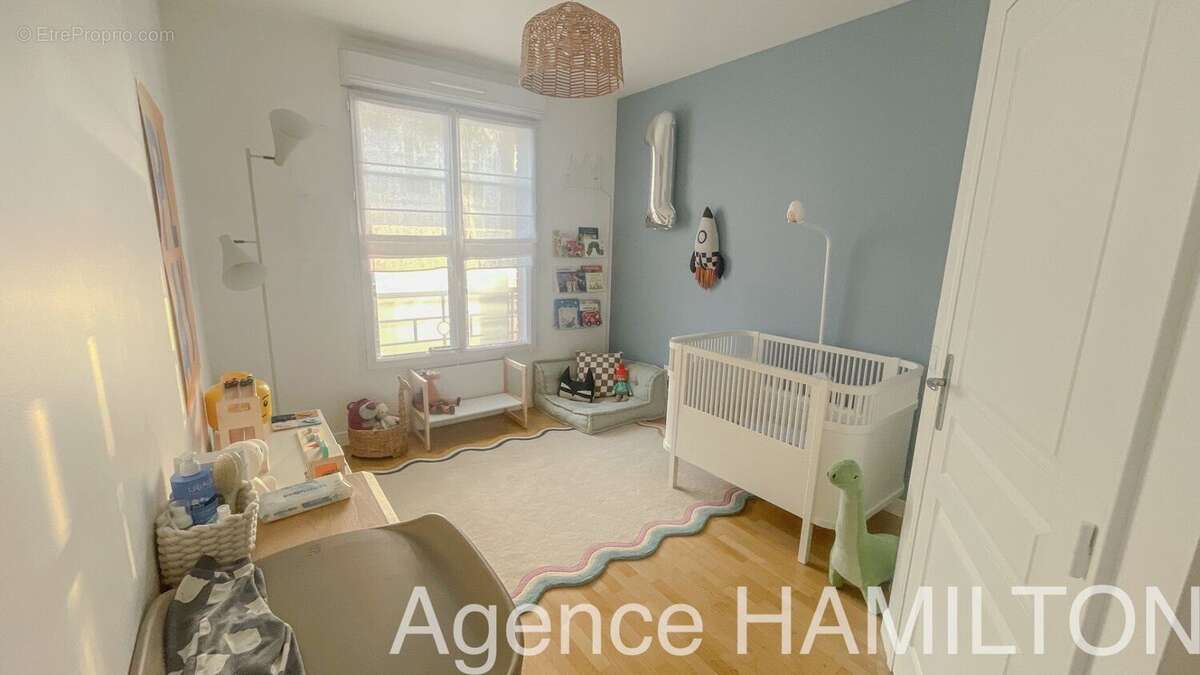 Garches mairie, beau T4 occupé avec parking, terrasse et jardin - photo 9