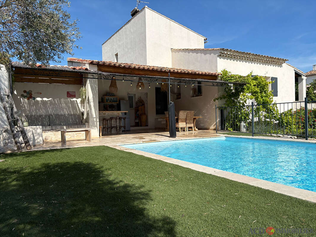 Maison à VELAUX