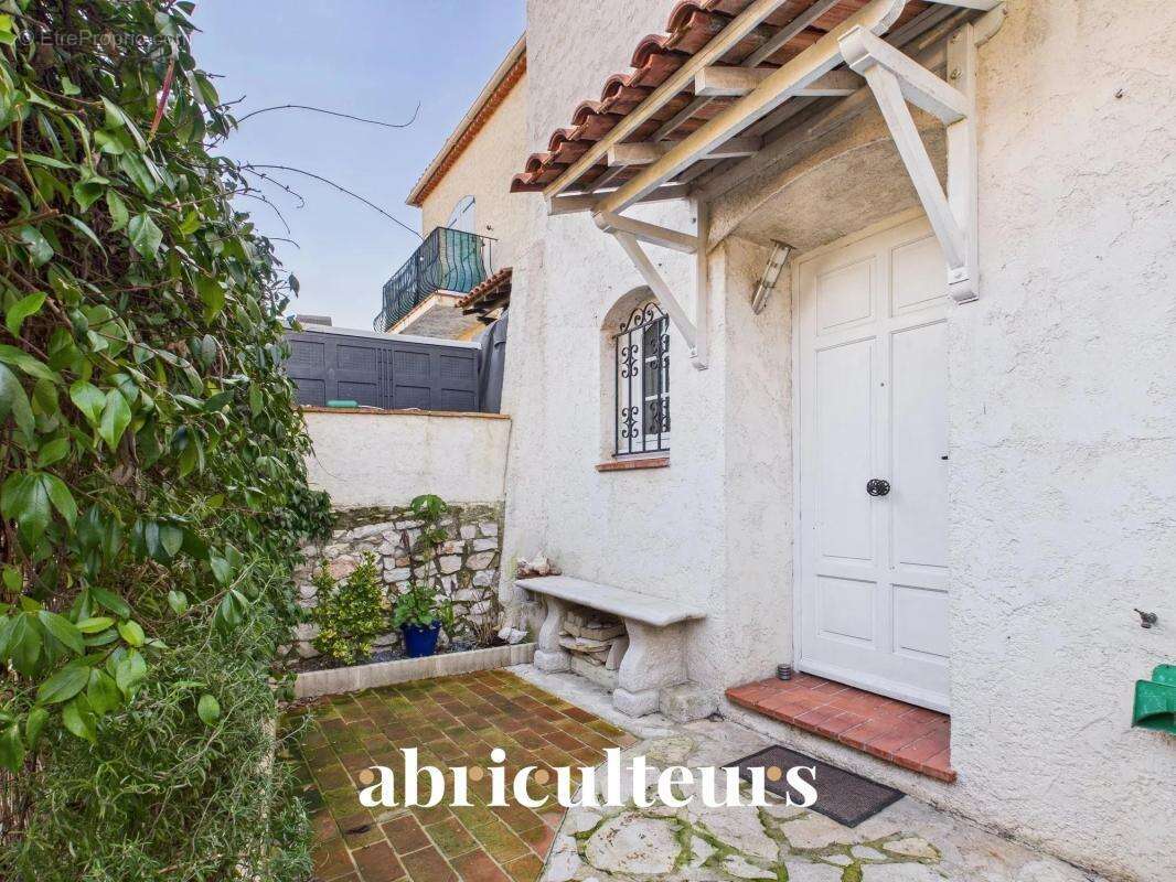 Maison à VILLENEUVE-LOUBET