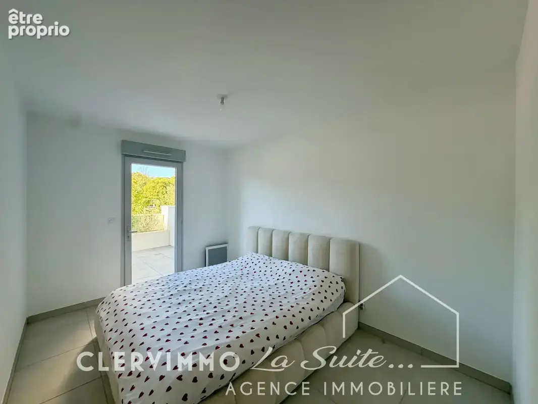 Appartement t2 avec terrasse et place de parking les accates - photo 7