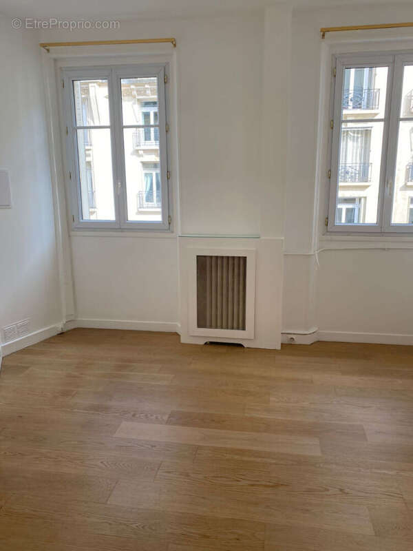 Appartement Paris Trocadéro 4 pièce(s) 82.07 m2 HSP 2.78M - photo 16
